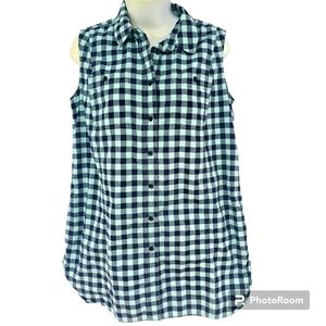 Duluth Sleeveless Button Up
